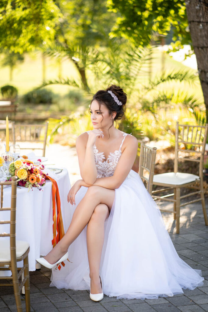 Beautyfull bride by the dinner decoration. Professional wedding photographer Vienna.