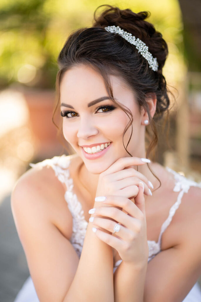 Beautyfull bride smiling. Professional wedding photographer Vienna.